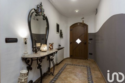 6 bedrooms house for sale in Sant Boi de Llobregat, Barcelona, Catalonia, Spain № 5082 - photo 8