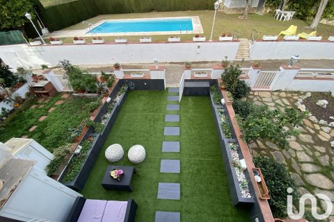 Дом с 4 спальнями в Сан-Андреу-де-Льяванересе, Барселона, Каталония, Испания № 5079