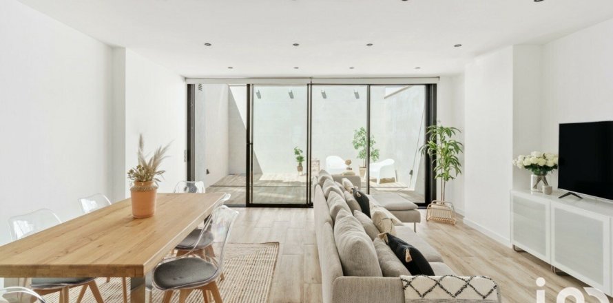 5 bedrooms villa for sale in Sant Pol de Mar, Barcelona, Catalonia, Spain № 5084