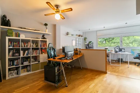 Apartamento de 4 dormitorios en venta en Santa Coloma de Gramenet, Barcelona, Cataluña, Spain № 6941 - foto 19