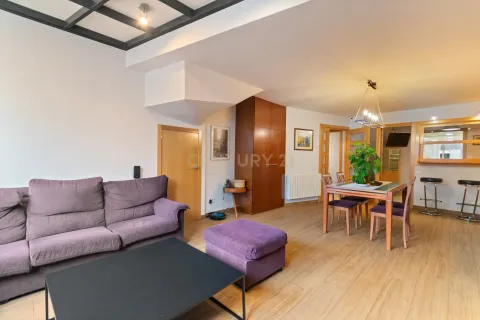 Apartamento de 4 dormitorios en venta en Santa Coloma de Gramenet, Barcelona, Cataluña, Spain № 6941 - foto 9