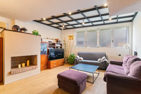 Apartamento de 4 dormitorios en venta en Santa Coloma de Gramenet, Barcelona, Cataluña, Spain № 6941 - foto 8