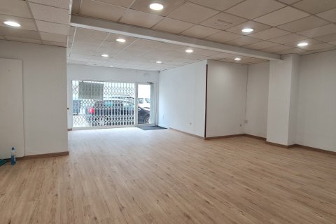 85 m² commercial property à louer à El Masnou, Barcelona, Catalonia, Spain № 5118 - photo 3