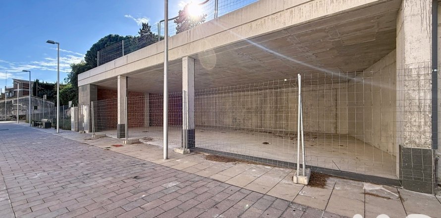 185 sq.m. commercial property for rent in Teia, Barcelona, Catalonia, Spain № 5120