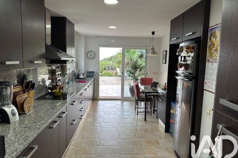 3 chambres house à louer à Arenys de Mar, Barcelona, Catalonia, Spain № 5117 - photo 15