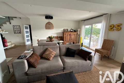 3 chambres house à louer à Arenys de Mar, Barcelona, Catalonia, Spain № 5117 - photo 12