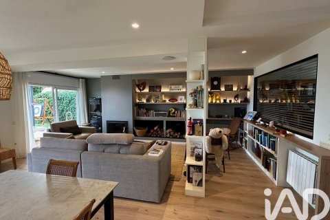 3 chambres house à louer à Arenys de Mar, Barcelona, Catalonia, Spain № 5117 - photo 9