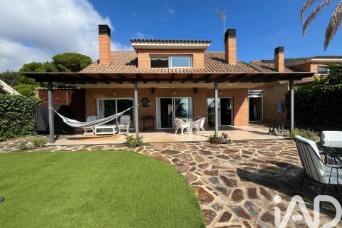 3 chambres house à louer à Arenys de Mar, Barcelona, Catalonia, Spain № 5117 - photo 28