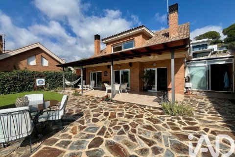 3 chambres house à louer à Arenys de Mar, Barcelona, Catalonia, Spain № 5117 - photo 7