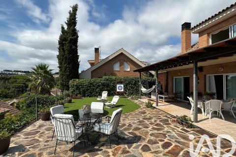 3 chambres house à louer à Arenys de Mar, Barcelona, Catalonia, Spain № 5117 - photo 2