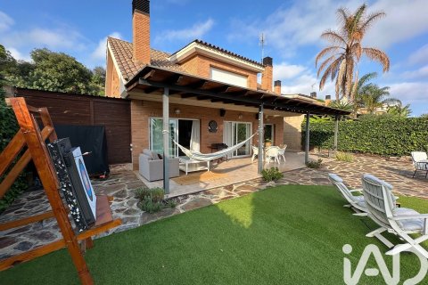 3 chambres house à louer à Arenys de Mar, Barcelona, Catalonia, Spain № 5117 - photo 3