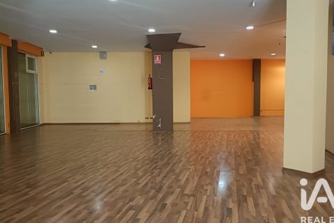 Propiedad comercial de 223 m² en alquiler en Manresa, Barcelona, Cataluña, Spain № 5115 - foto 17