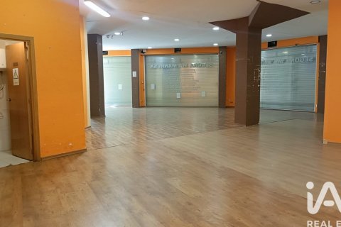 Propiedad comercial de 223 m² en alquiler en Manresa, Barcelona, Cataluña, Spain № 5115 - foto 9