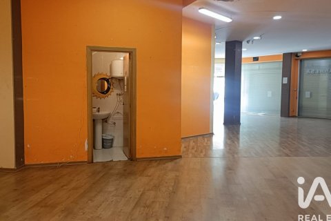 Propiedad comercial de 223 m² en alquiler en Manresa, Barcelona, Cataluña, Spain № 5115 - foto 10