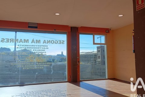 Propiedad comercial de 223 m² en alquiler en Manresa, Barcelona, Cataluña, Spain № 5115 - foto 8