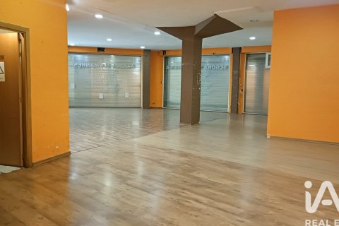 Propiedad comercial de 223 m² en alquiler en Manresa, Barcelona, Cataluña, Spain № 5115 - foto 11