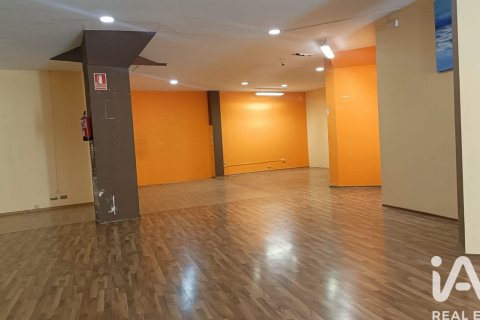 Propiedad comercial de 223 m² en alquiler en Manresa, Barcelona, Cataluña, Spain № 5115 - foto 7