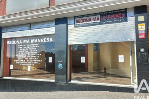 Propiedad comercial de 223 m² en alquiler en Manresa, Barcelona, Cataluña, Spain № 5115 - foto 2