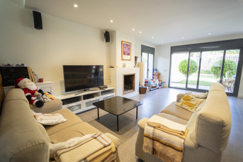 Купить дом в Кома-Руга, Испания с 5 комнат, 300м², № 1593 - фото 9