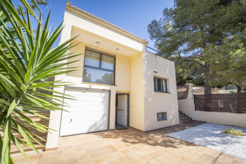 Купить дом в Кома-Руга, Испания с 5 комнат, 300м², № 1593 - фото 2