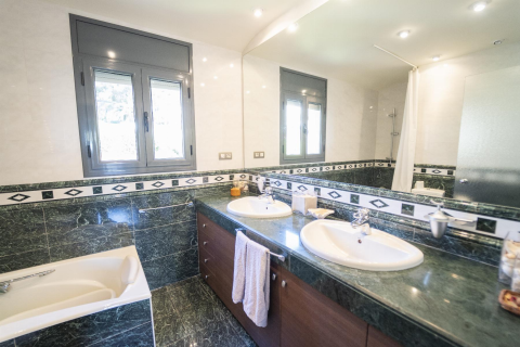 Купить дом в Кома-Руга, Испания с 5 комнат, 300м², № 1593 - фото 5