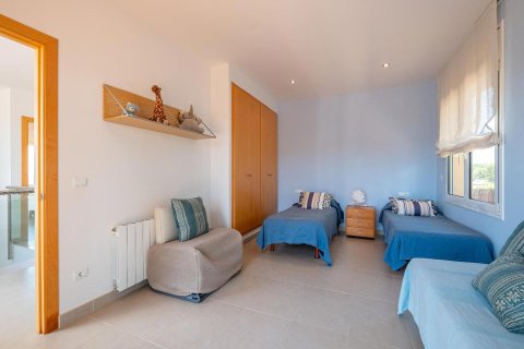 Купить дом в Льяфранк, Испания с 5 комнат, № 1597 - фото 24