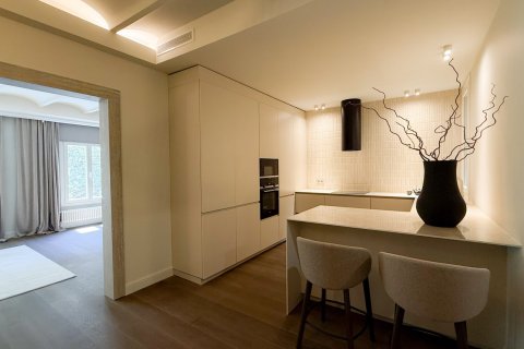 Apartamento de 3 dormitorios en venta en Barcelona, Cataluña, Spain № 1595 - foto 10