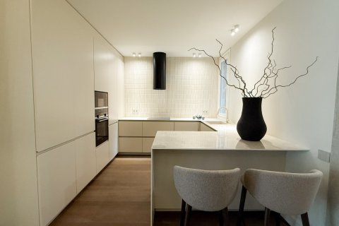 Apartamento de 3 dormitorios en venta en Barcelona, Cataluña, Spain № 1595 - foto 11