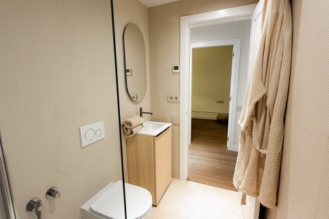 Apartamento de 3 dormitorios en venta en Barcelona, Cataluña, Spain № 1595 - foto 20