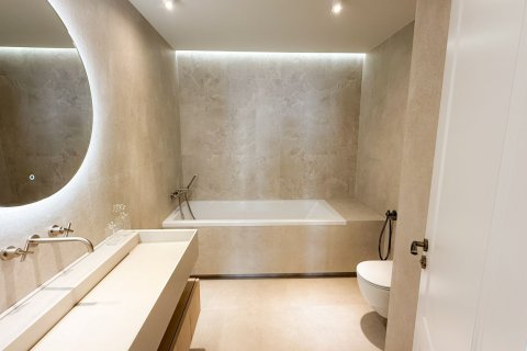 Apartamento de 3 dormitorios en venta en Barcelona, Cataluña, Spain № 1595 - foto 30