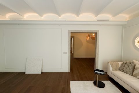 Apartamento de 3 dormitorios en venta en Barcelona, Cataluña, Spain № 1595 - foto 9