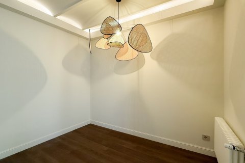 Apartamento de 3 dormitorios en venta en Barcelona, Cataluña, Spain № 1595 - foto 15