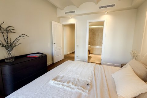 Apartamento de 3 dormitorios en venta en Barcelona, Cataluña, Spain № 1595 - foto 22