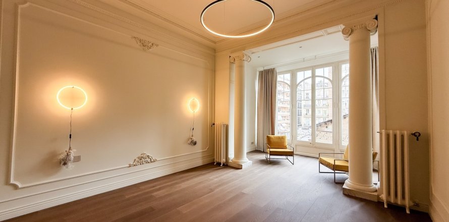 Квартира с 4 спальнями в Барселоне, Каталония, Испания № 1594