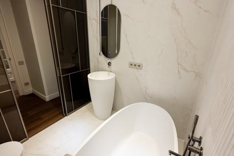 Купить квартиру в Барселона, Испания с 5 комнат, № 1594 - фото 12