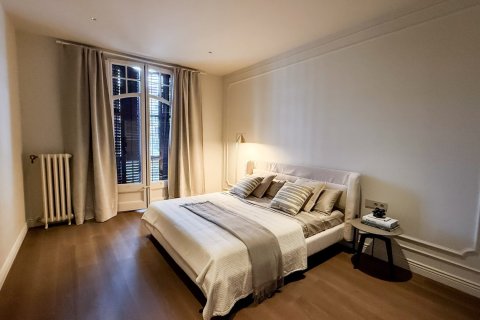 Купить квартиру в Барселона, Испания с 5 комнат, № 1594 - фото 14