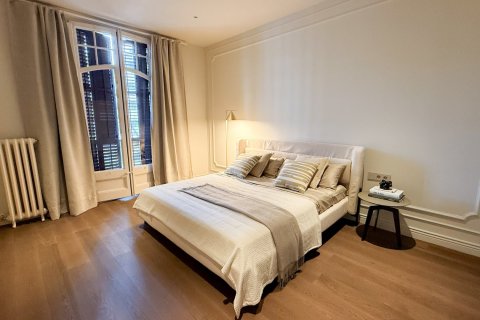 Купить квартиру в Барселона, Испания с 5 комнат, № 1594 - фото 17