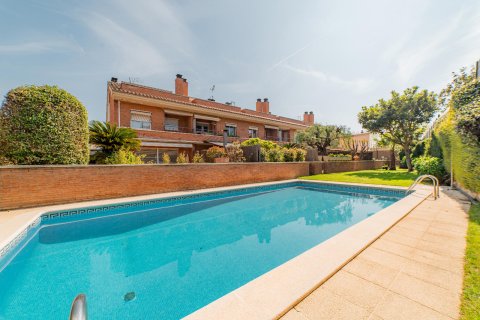 Дом с 4 спальнями в Вилассар-де-Мар, Барселона, Каталония, Испания № 1596