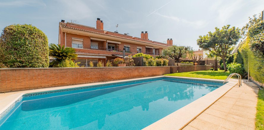 Дом с 4 спальнями в Вилассар-де-Мар, Барселона, Каталония, Испания № 1596