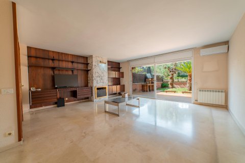 Купить дом в Вилассар-де-Мар, Испания с 5 комнат, 290м², № 1596 - фото 3