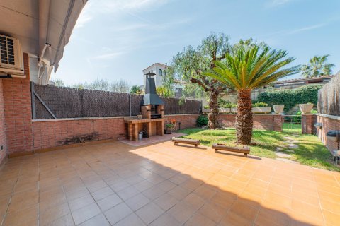 Купить дом в Вилассар-де-Мар, Испания с 5 комнат, 290м², № 1596 - фото 2