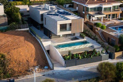 Сasa de 5 dormitorios en venta en Teia, Barcelona, Cataluña, Spain № 1598 - foto 28