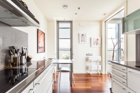 Apartamento de 3 dormitorios en venta en Barcelona, Cataluña, Spain № 1152 - foto 12