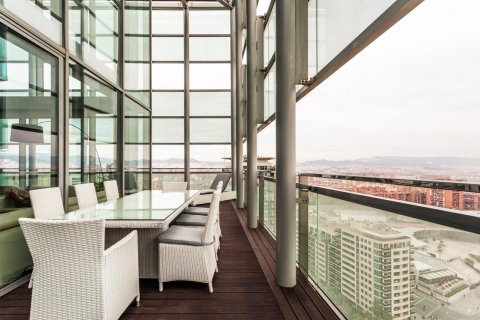 Apartamento de 3 dormitorios en venta en Barcelona, Cataluña, Spain № 1152 - foto 27