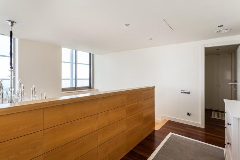 Apartamento de 3 dormitorios en venta en Barcelona, Cataluña, Spain № 1152 - foto 17