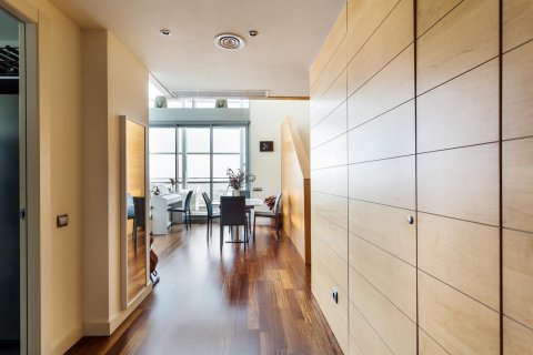 Apartamento de 3 dormitorios en venta en Barcelona, Cataluña, Spain № 1152 - foto 15