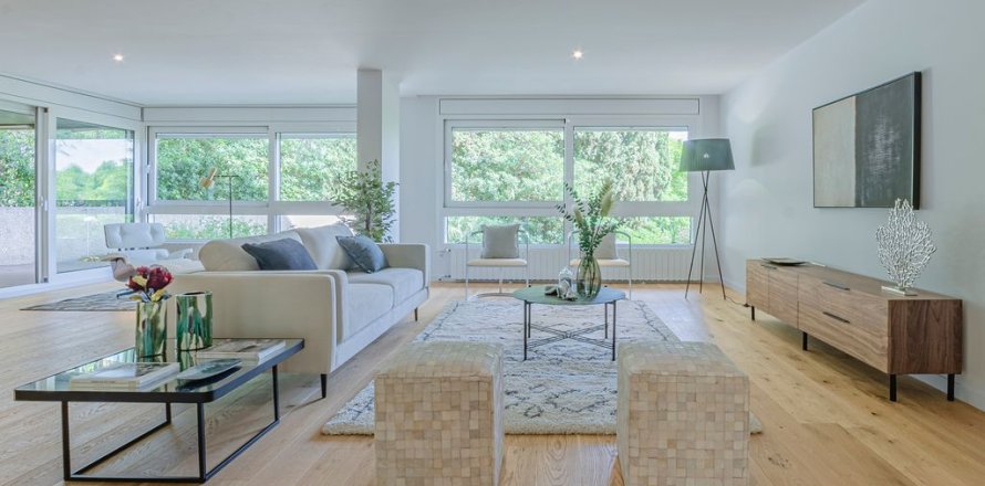 Apartamento de 5 dormitorios en venta en Barcelona, Cataluña, Spain № 1153