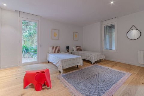 Apartamento de 5 dormitorios en venta en Barcelona, Cataluña, Spain № 1153 - foto 26