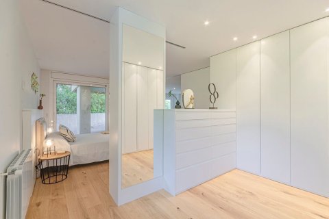 Apartamento de 5 dormitorios en venta en Barcelona, Cataluña, Spain № 1153 - foto 15