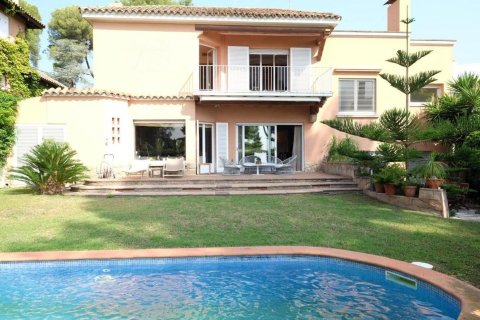 Купить виллу в Барселона, Испания с 8 спален, 520м², № 1154 - фото 2